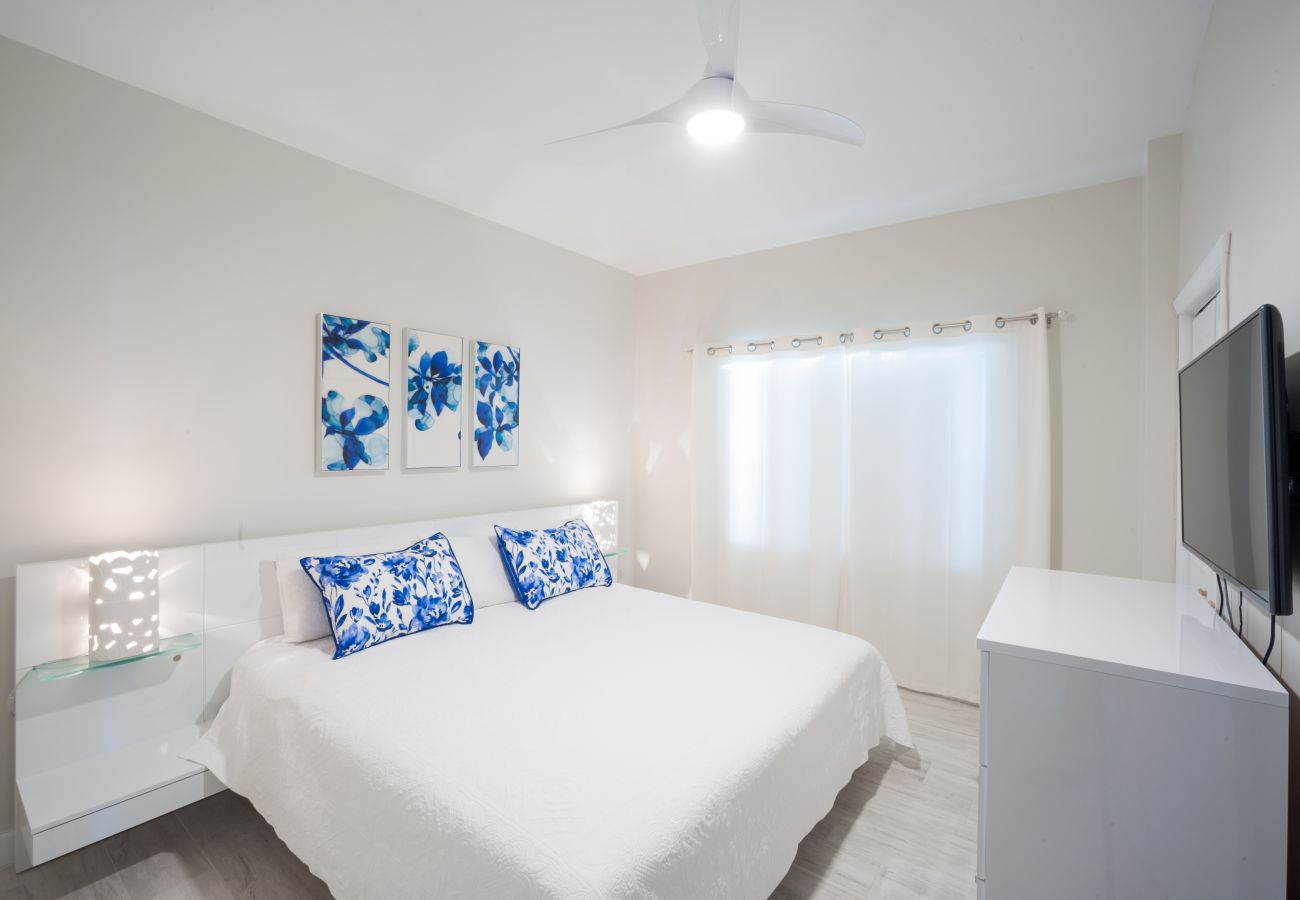 Residence in Seven Mile Beach - Regal Beach Club #634