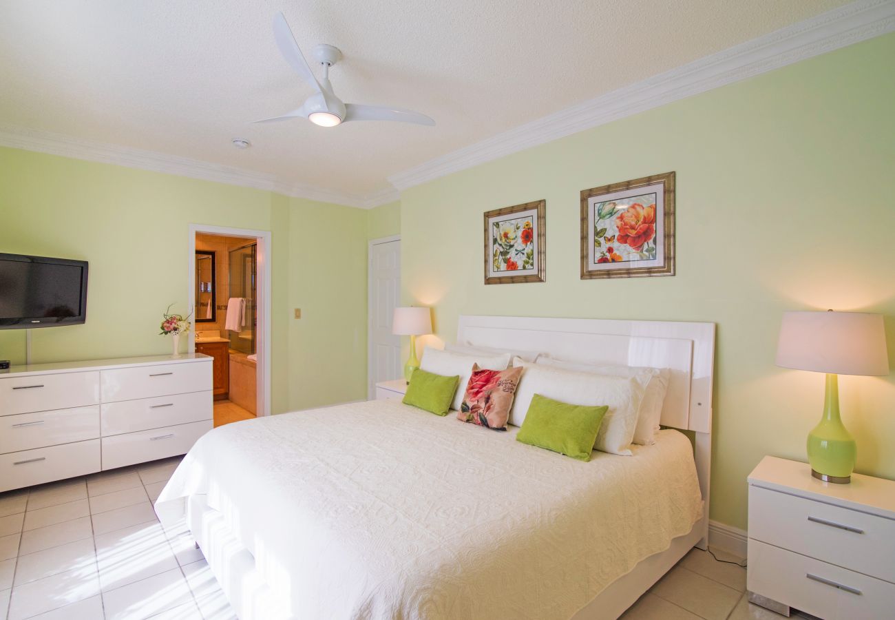 Residence in Seven Mile Beach - Regal Beach Club #614