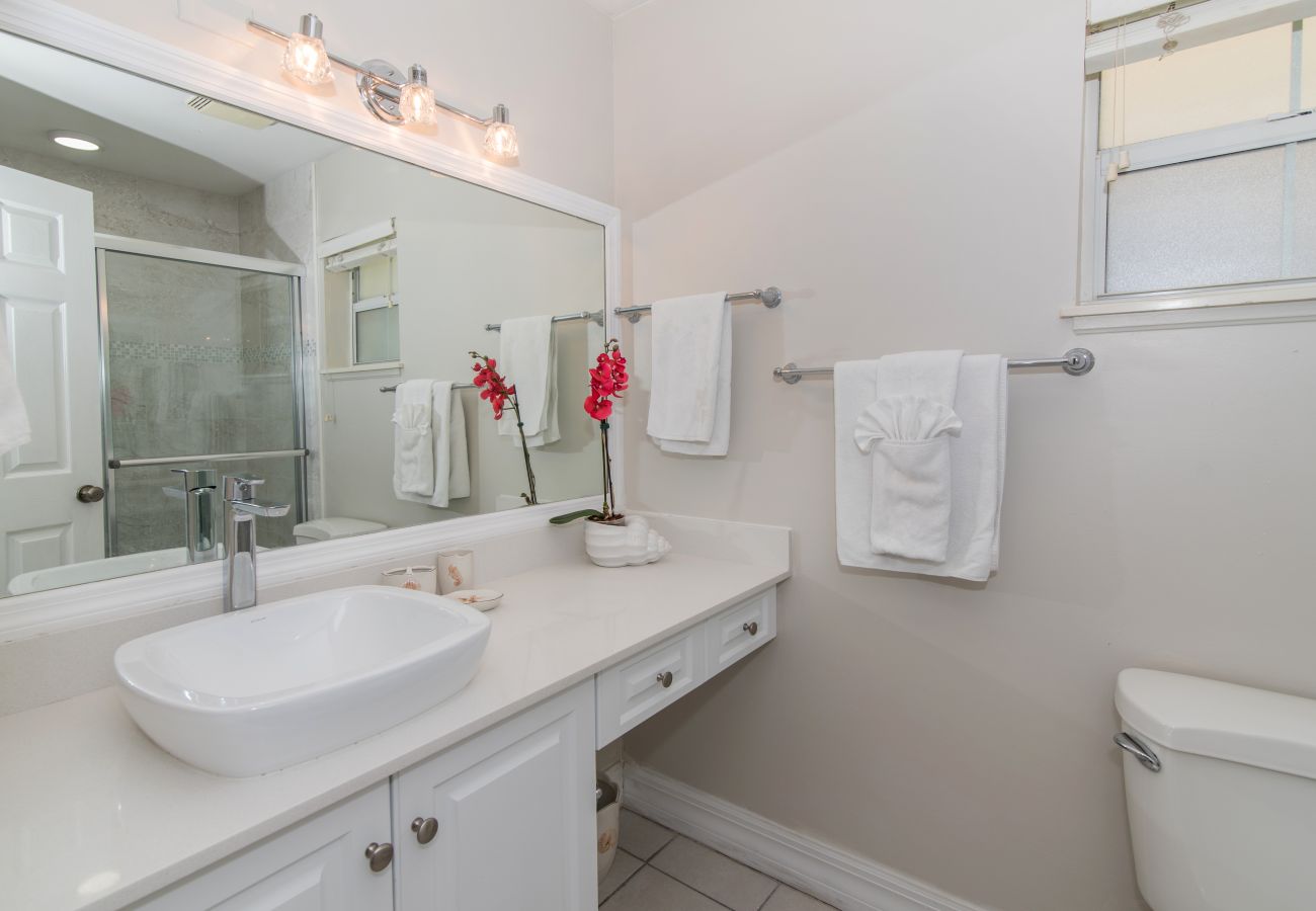 Residence in Seven Mile Beach - Regal Beach Club #133