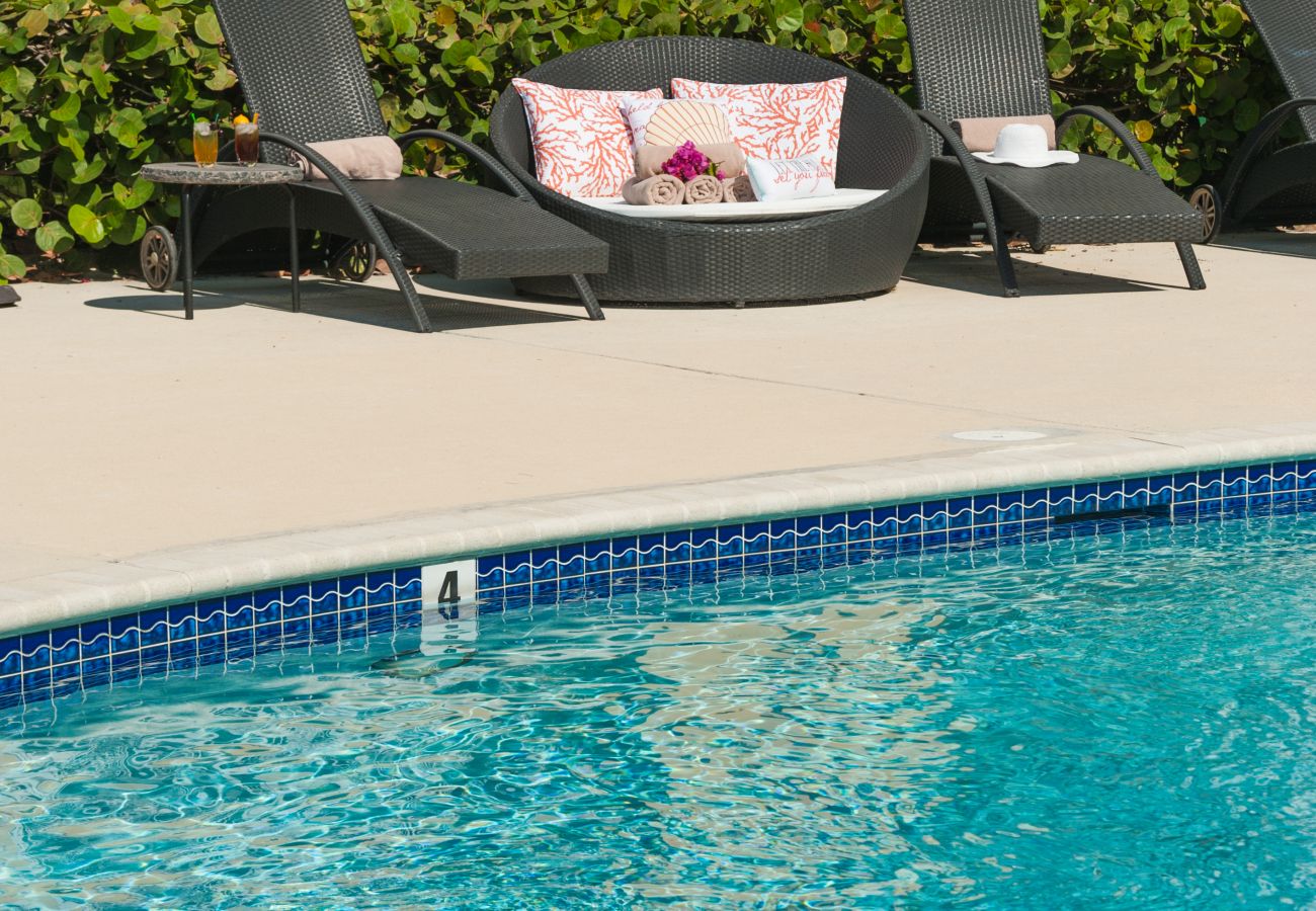 Residence in Seven Mile Beach - Regal Beach Club #222